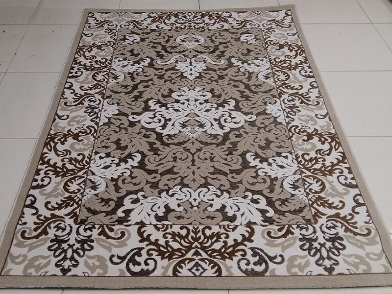 Классический ковер кофейного цвета