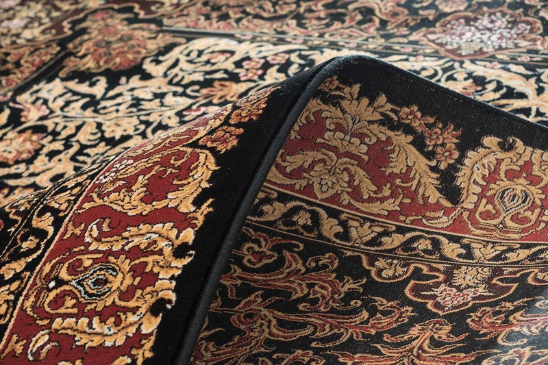 Ковер из хит-сета с орнаментом